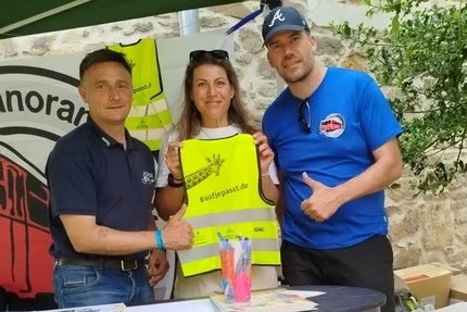 Erxleben © MID Infostand vom AGFK in Erxleben mit aufjepasst-Warnweste.